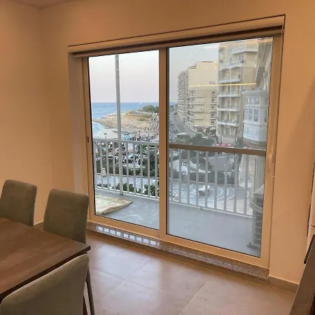 Brand New Seafront Appartement