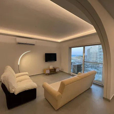 Brand New Seafront Apartamento