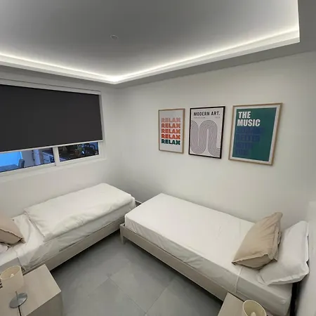 Brand New Seafront Apartment *